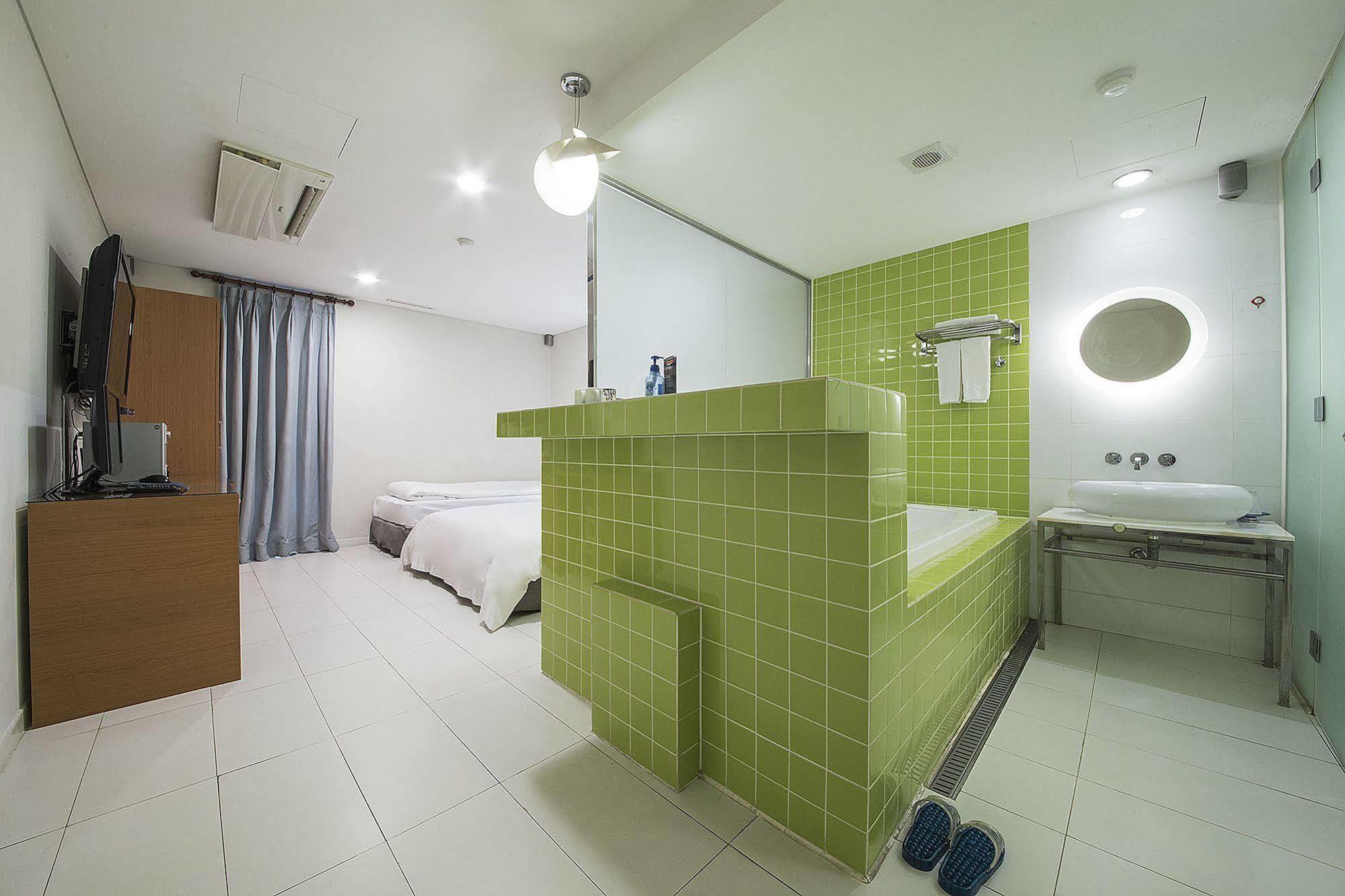 Mate Hotel Seoul Gimpo Eksteriør billede